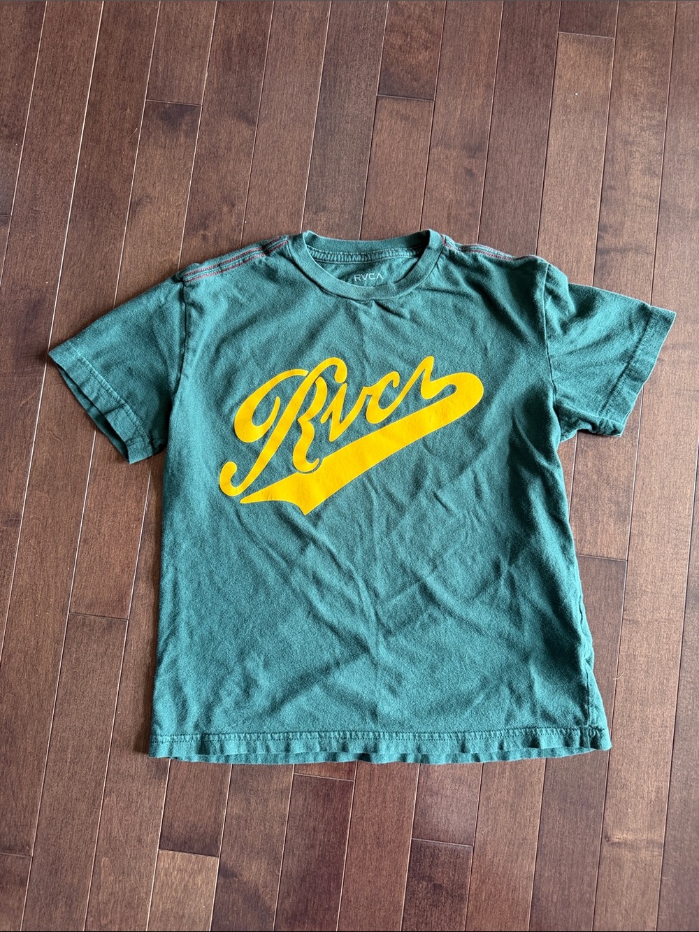 RVCA Tee boys small.